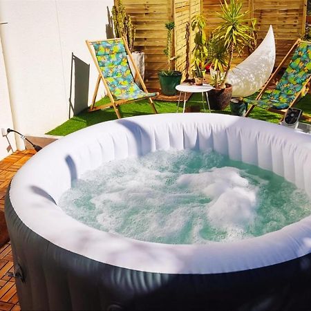 Superbe appartement avec jacuzzi avec jardin privé Lyon Exterior foto