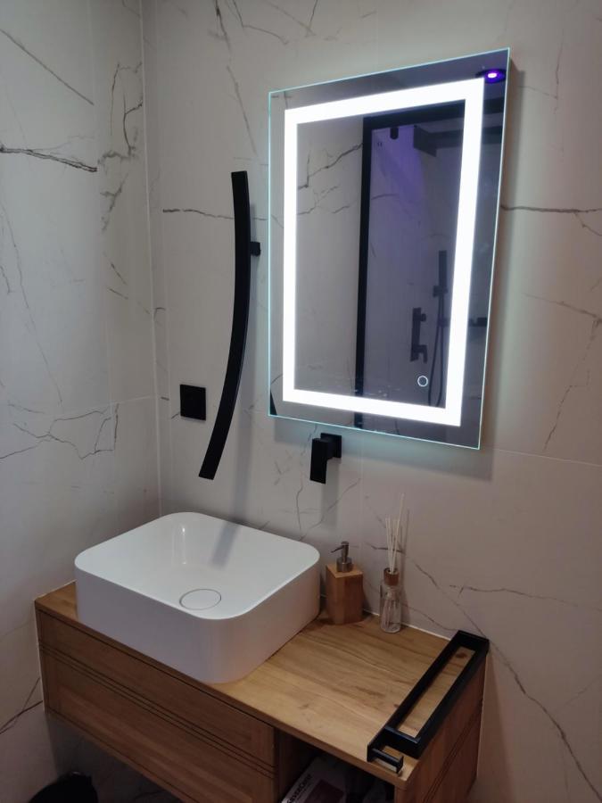 Superbe appartement avec jacuzzi avec jardin privé Lyon Exterior foto