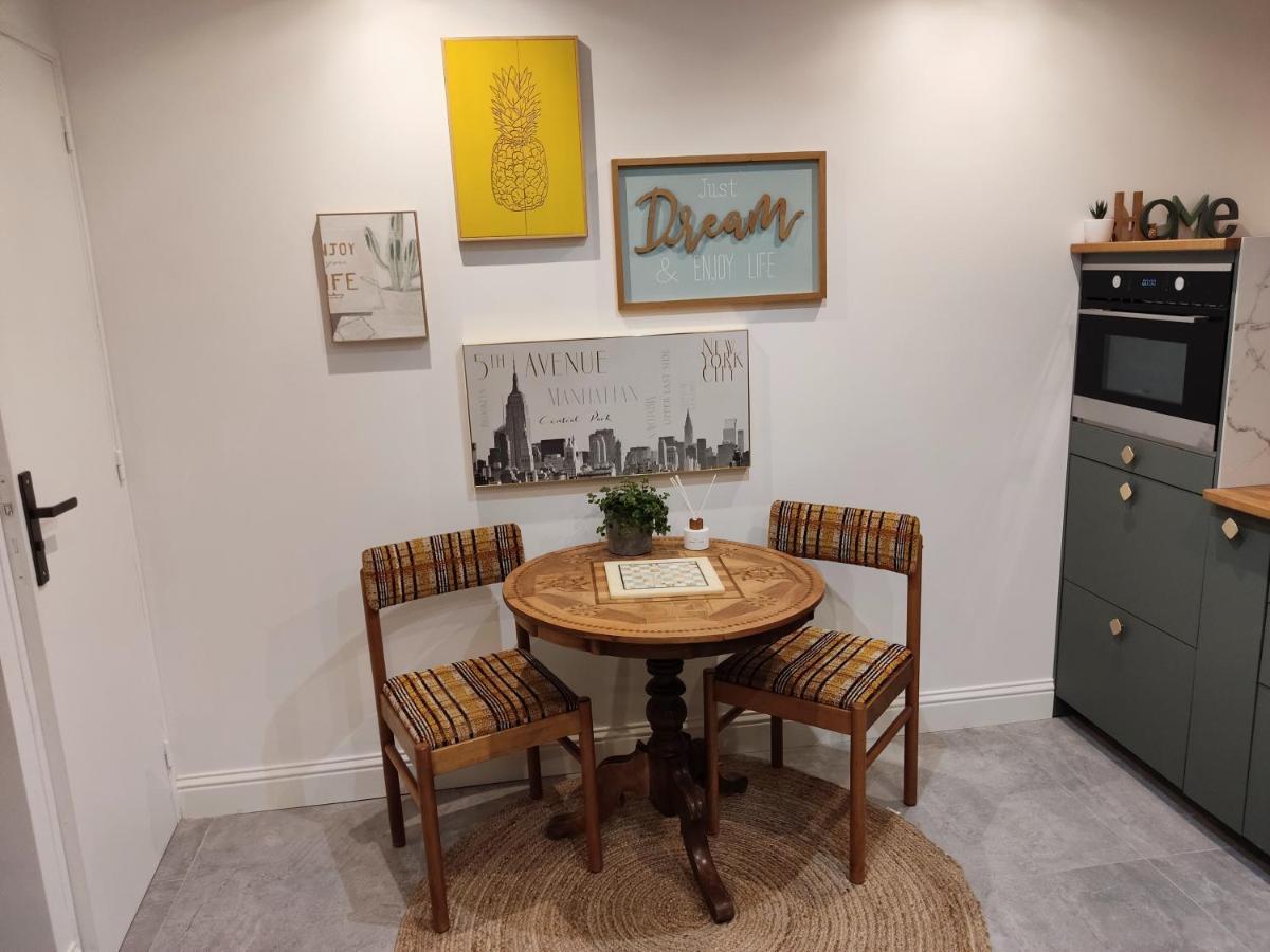 Superbe appartement avec jacuzzi avec jardin privé Lyon Exterior foto