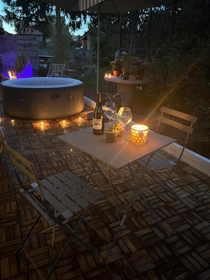 Superbe appartement avec jacuzzi avec jardin privé Lyon Exterior foto